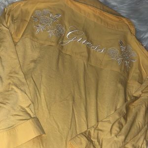 💛Guess Ultra Soft T-shirt blouse NWT💛